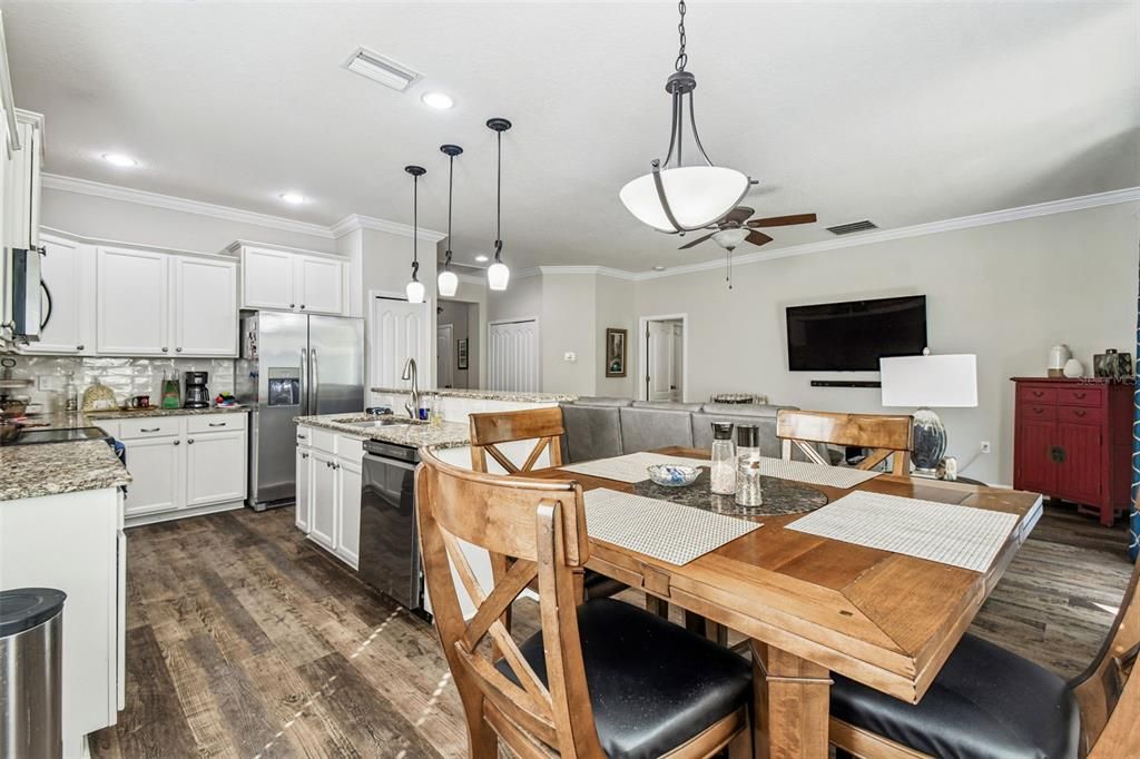 待售: $319,900 (3 贝兹, 2 浴室, 1558 平方英尺)