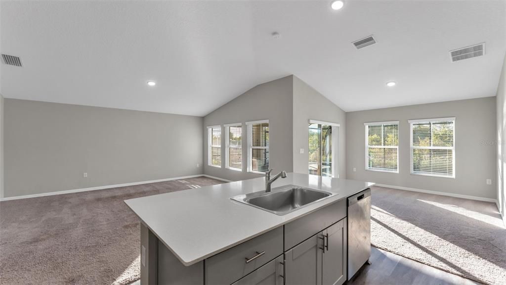 На продажу: $429,000 (4 спален, 2 ванн, 1854 Квадратных фут)