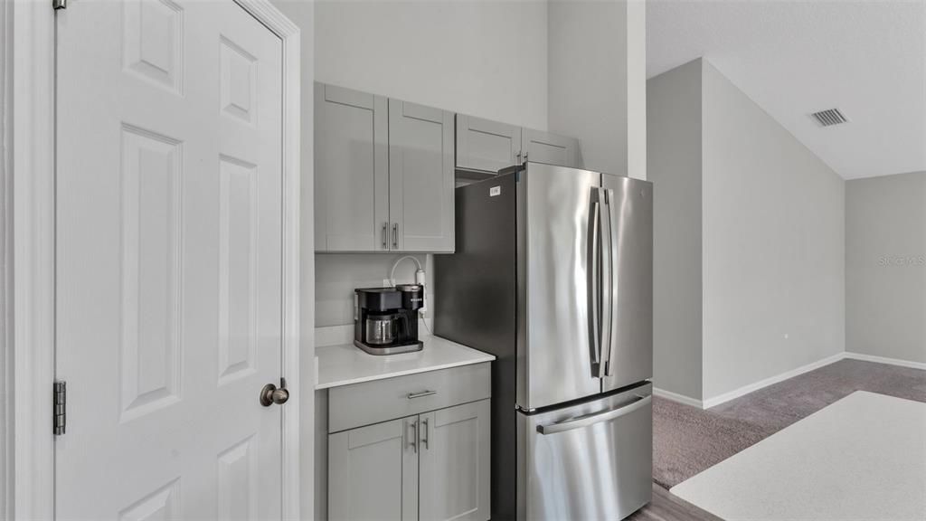 На продажу: $429,000 (4 спален, 2 ванн, 1854 Квадратных фут)