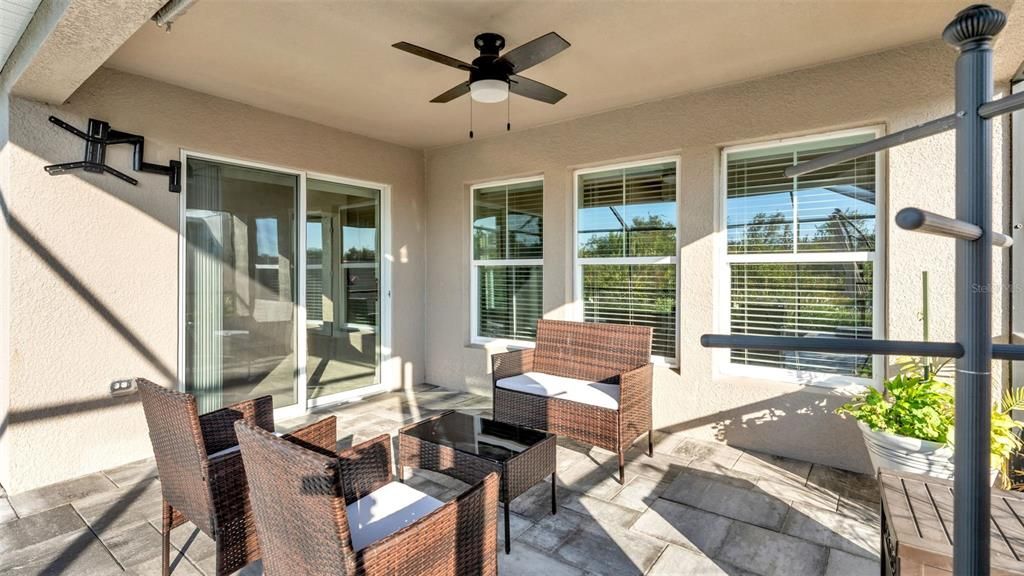 На продажу: $429,000 (4 спален, 2 ванн, 1854 Квадратных фут)