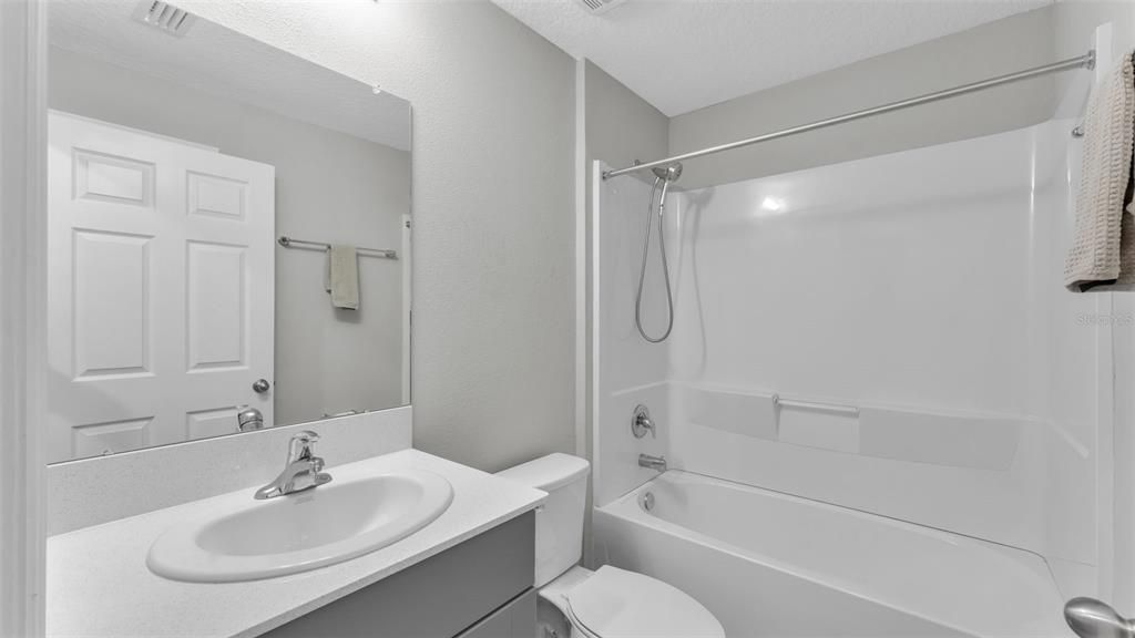 На продажу: $429,000 (4 спален, 2 ванн, 1854 Квадратных фут)