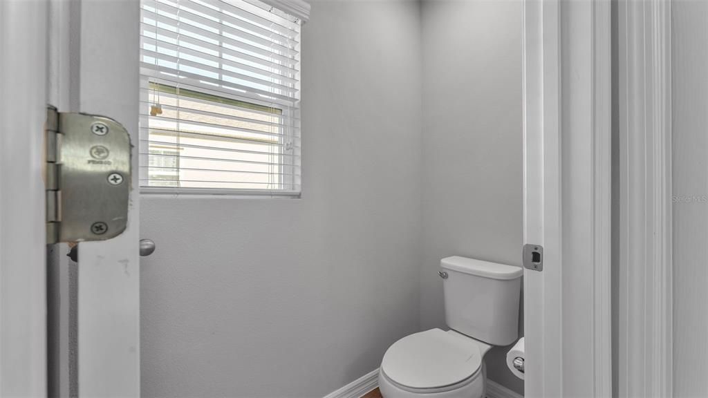 На продажу: $429,000 (4 спален, 2 ванн, 1854 Квадратных фут)