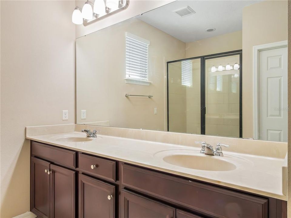 For Sale: $520,000 (3 beds, 2 baths, 2032 Square Feet)