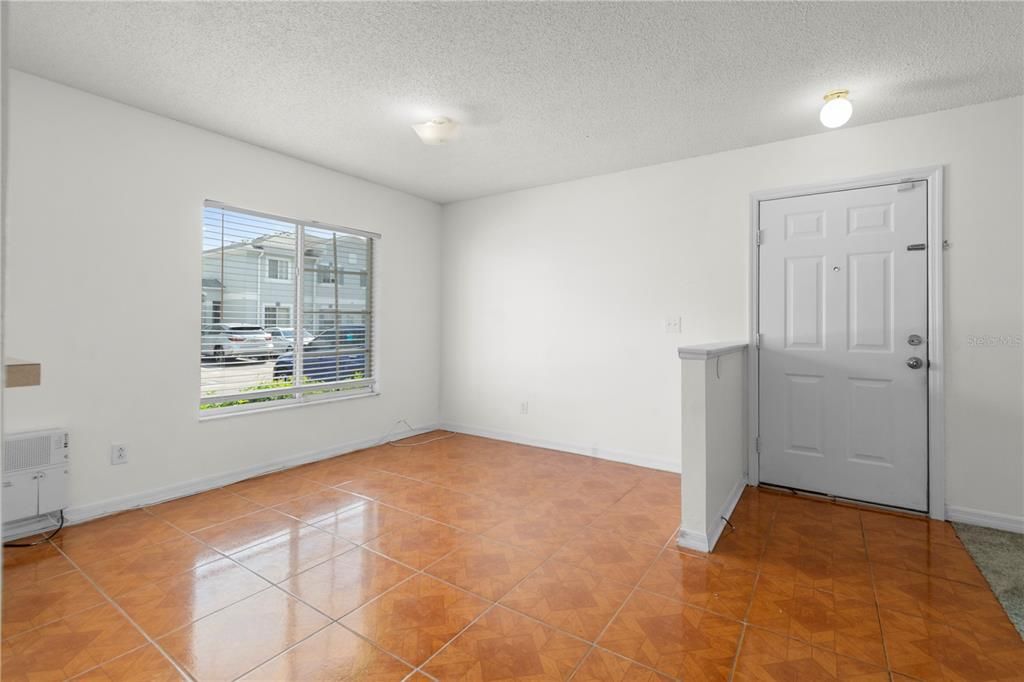 En Renta: $1,750 (3 camas, 2 baños, 1364 Pies cuadrados)