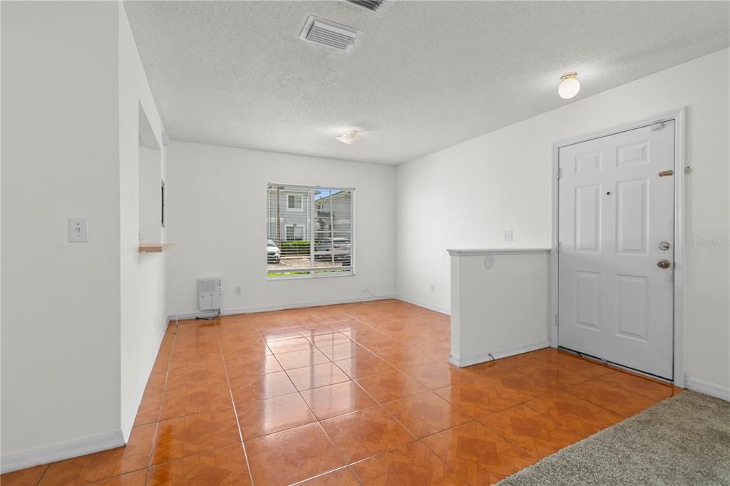 En Renta: $1,750 (3 camas, 2 baños, 1364 Pies cuadrados)