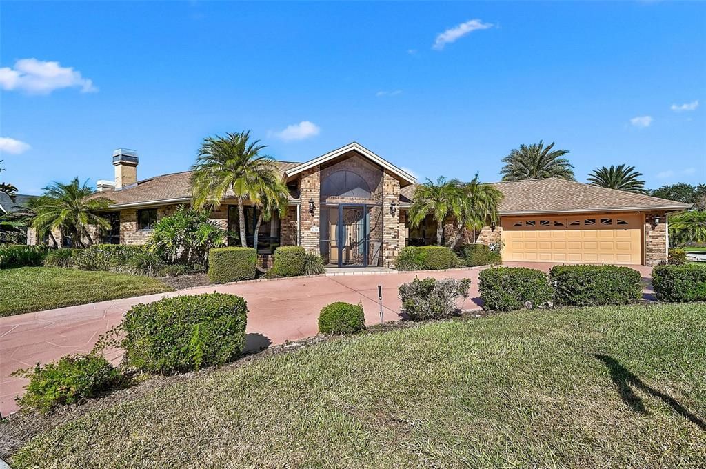 Activo con contrato: $565,000 (3 camas, 2 baños, 2540 Pies cuadrados)