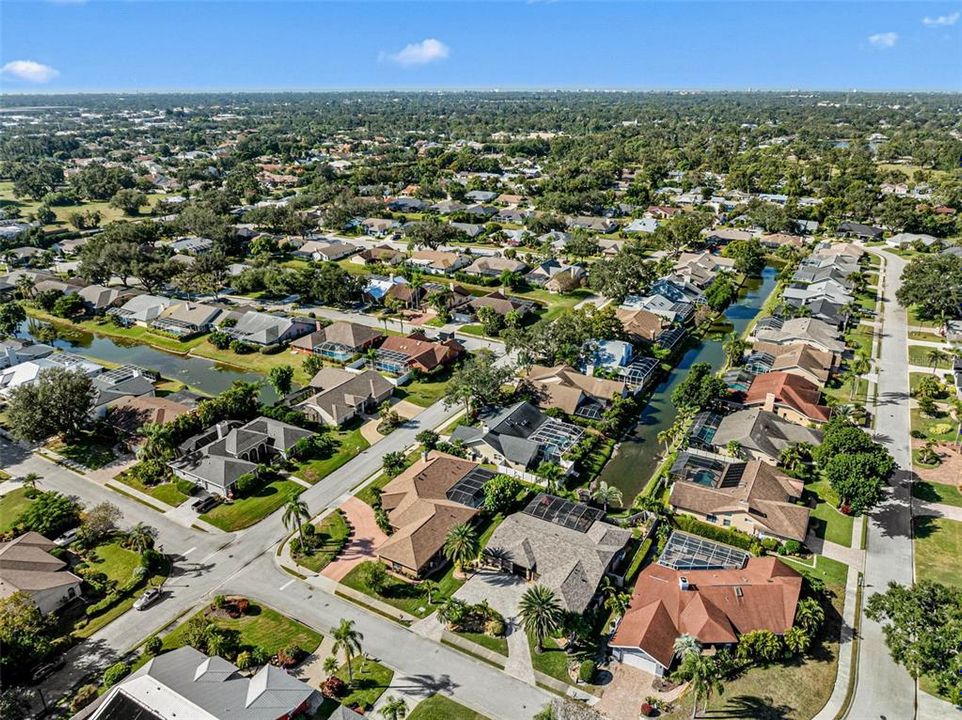 Activo con contrato: $565,000 (3 camas, 2 baños, 2540 Pies cuadrados)