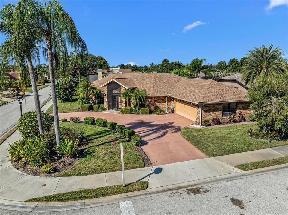 Activo con contrato: $565,000 (3 camas, 2 baños, 2540 Pies cuadrados)