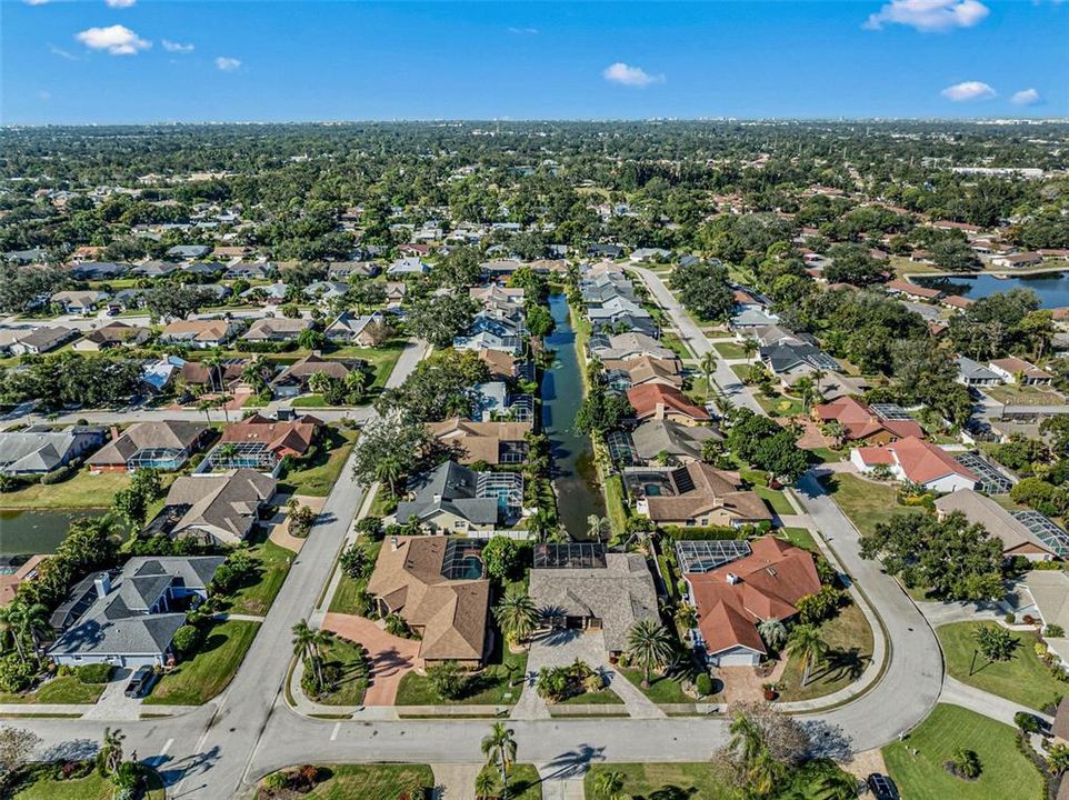 Activo con contrato: $565,000 (3 camas, 2 baños, 2540 Pies cuadrados)