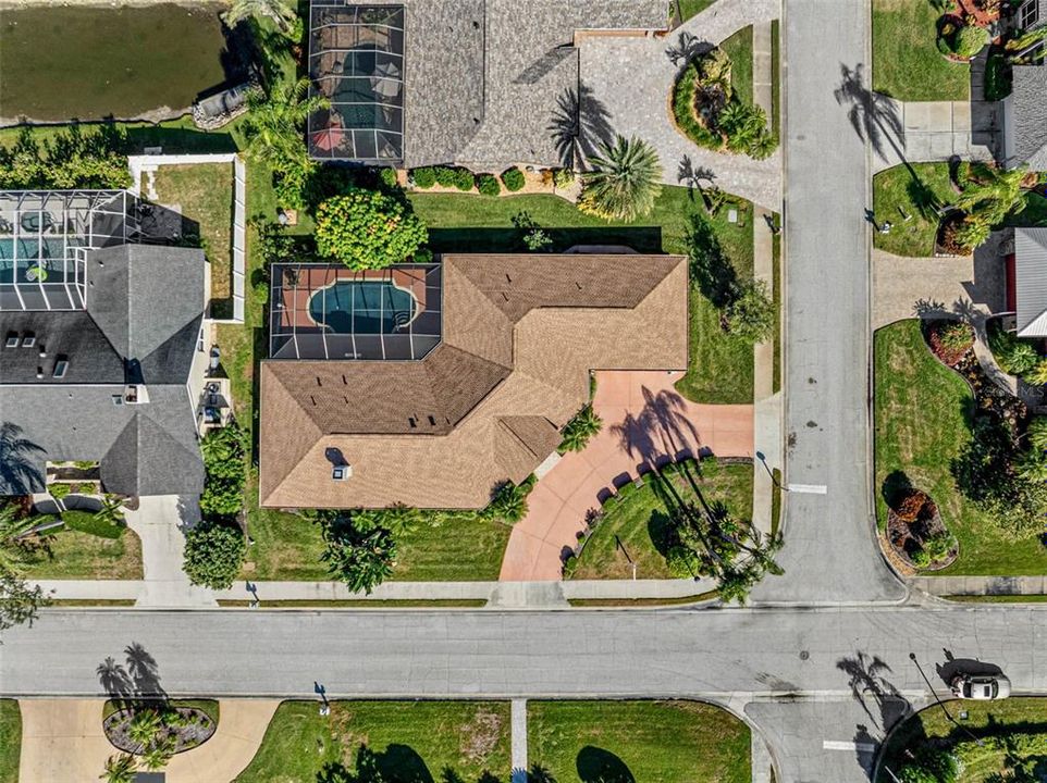 Activo con contrato: $565,000 (3 camas, 2 baños, 2540 Pies cuadrados)