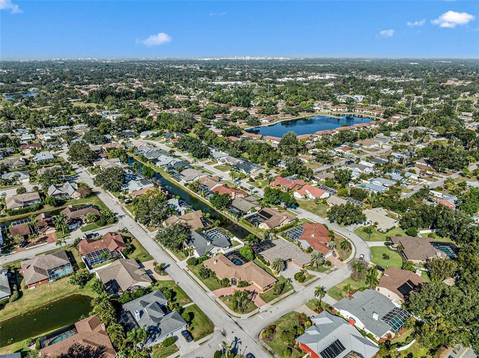 Activo con contrato: $565,000 (3 camas, 2 baños, 2540 Pies cuadrados)