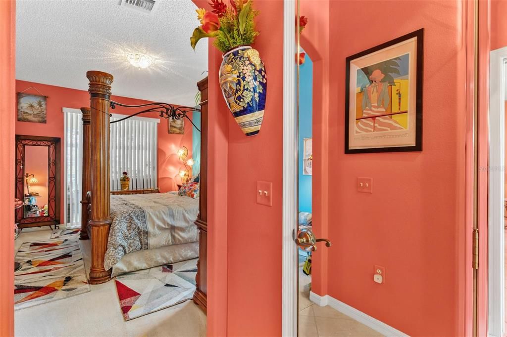 En Venta: $349,900 (3 camas, 2 baños, 2111 Pies cuadrados)