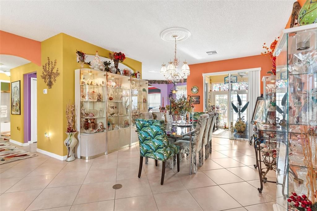 En Venta: $349,900 (3 camas, 2 baños, 2111 Pies cuadrados)