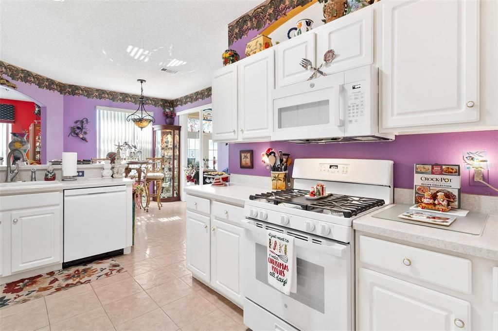 En Venta: $349,900 (3 camas, 2 baños, 2111 Pies cuadrados)