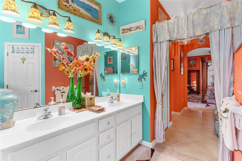 En Venta: $349,900 (3 camas, 2 baños, 2111 Pies cuadrados)