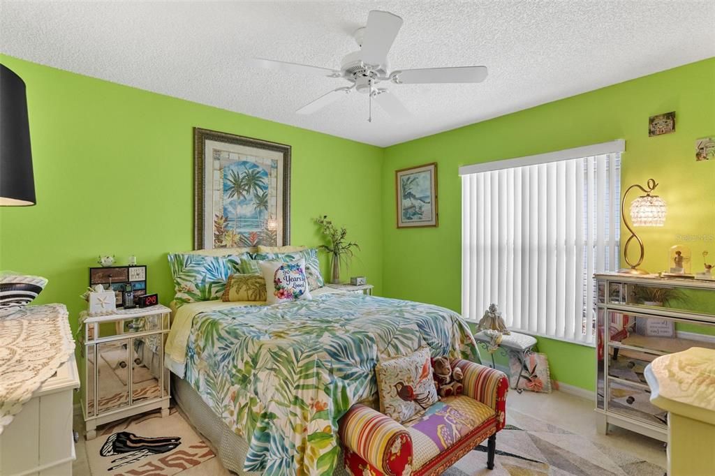 En Venta: $349,900 (3 camas, 2 baños, 2111 Pies cuadrados)