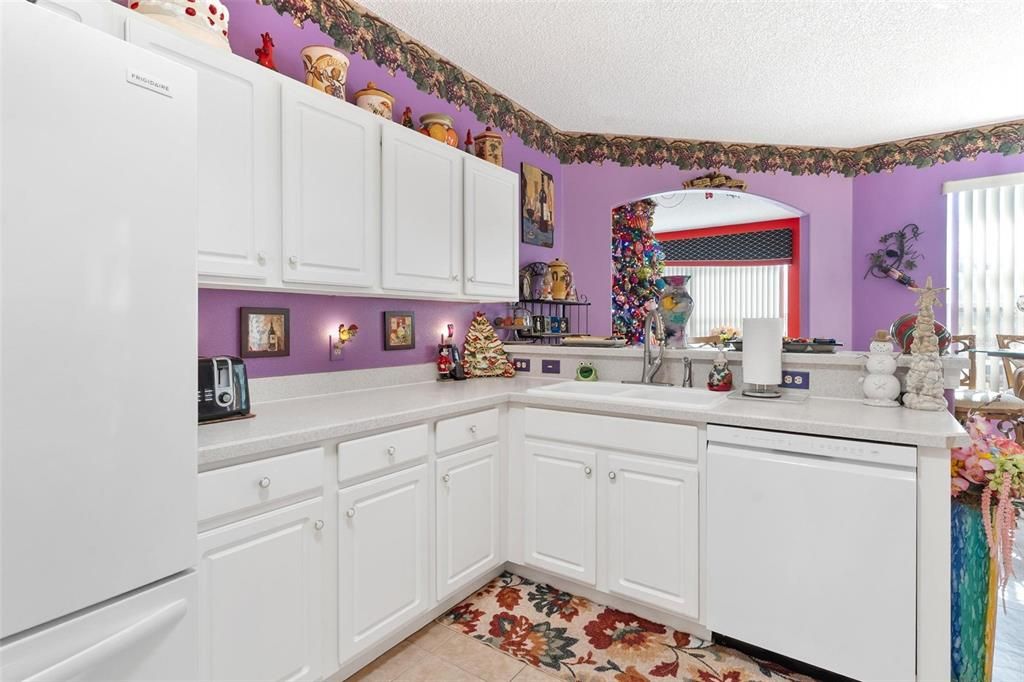 En Venta: $349,900 (3 camas, 2 baños, 2111 Pies cuadrados)