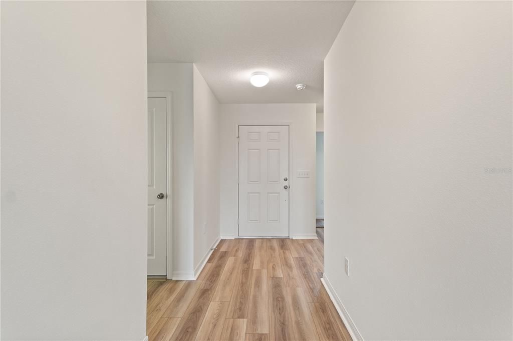 For Rent: $1,895 (4 beds, 2 baths, 1707 Square Feet)