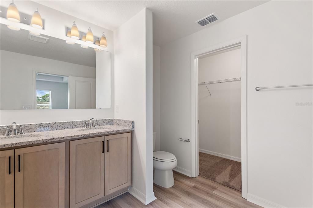 For Rent: $1,895 (4 beds, 2 baths, 1707 Square Feet)