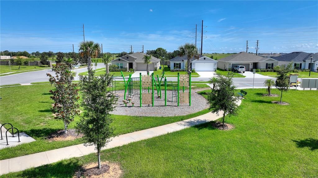 For Rent: $1,895 (4 beds, 2 baths, 1707 Square Feet)