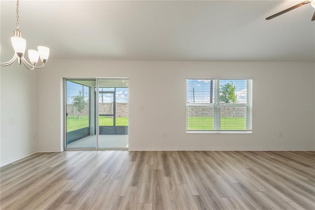 For Rent: $1,895 (4 beds, 2 baths, 1707 Square Feet)