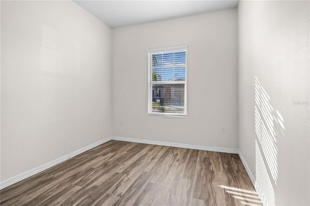 For Sale: $345,000 (3 beds, 2 baths, 1643 Square Feet)