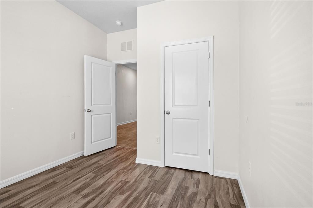 For Sale: $345,000 (3 beds, 2 baths, 1643 Square Feet)