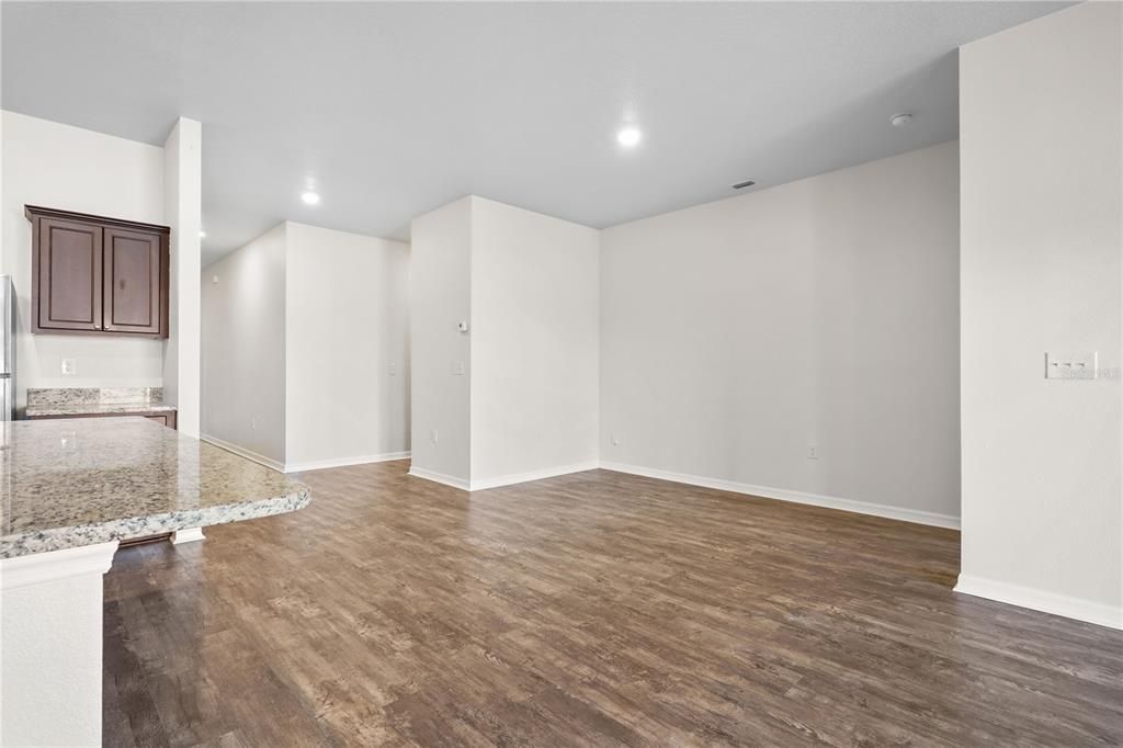 For Sale: $345,000 (3 beds, 2 baths, 1643 Square Feet)