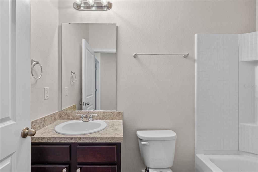 For Sale: $345,000 (3 beds, 2 baths, 1643 Square Feet)