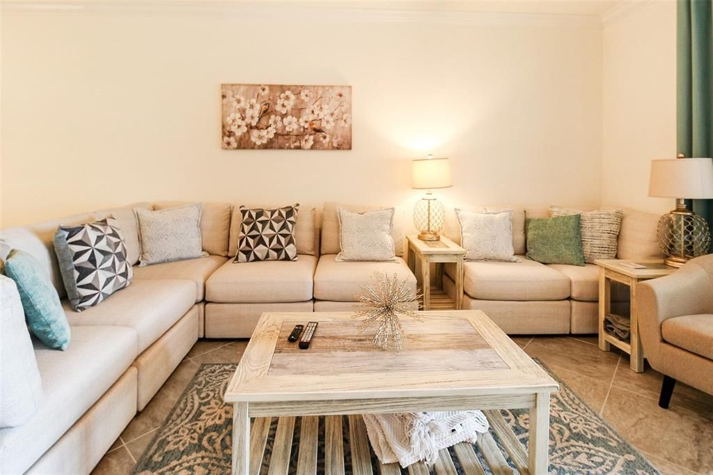 For Rent: $4,000 (2 beds, 2 baths, 1329 Square Feet)