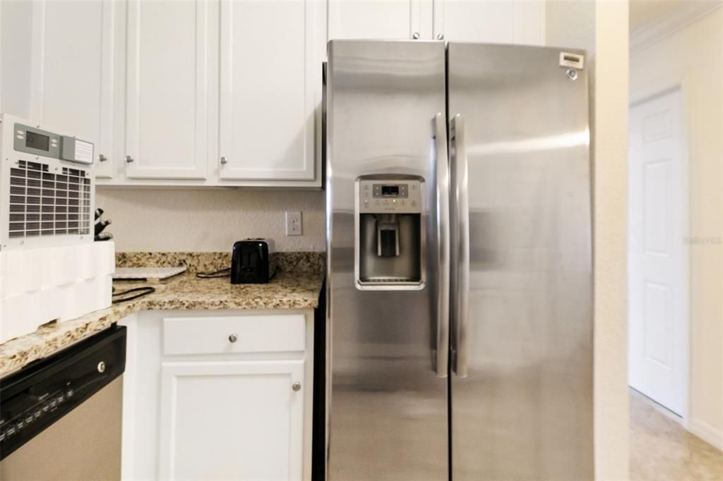 For Rent: $4,000 (2 beds, 2 baths, 1329 Square Feet)