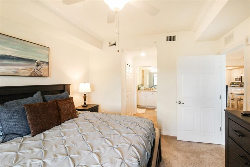 For Rent: $4,000 (2 beds, 2 baths, 1329 Square Feet)