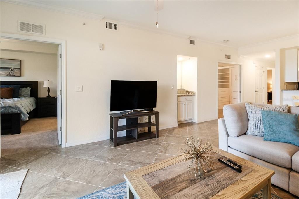 For Rent: $4,000 (2 beds, 2 baths, 1329 Square Feet)