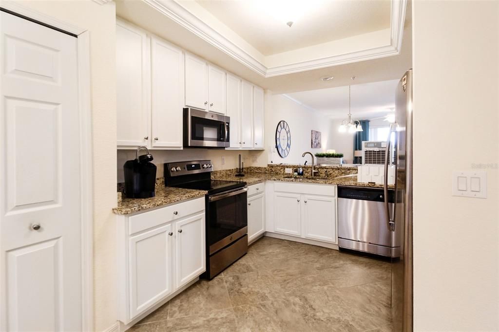 For Rent: $4,000 (2 beds, 2 baths, 1329 Square Feet)