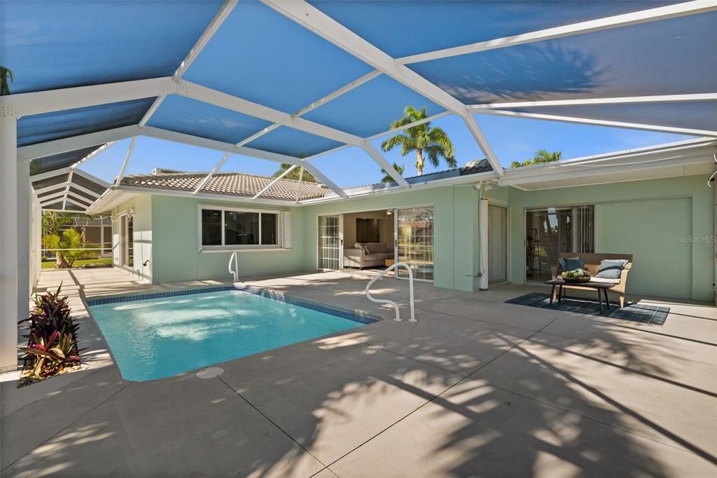 For Sale: $649,900 (3 beds, 2 baths, 2530 Square Feet)