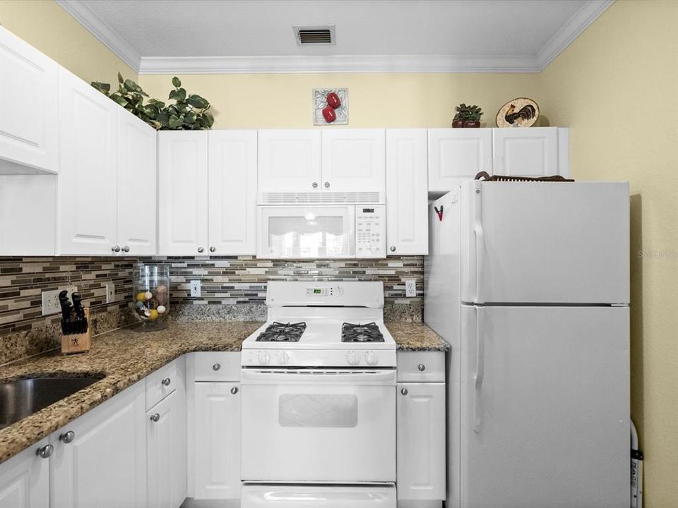 待售: $259,900 (2 贝兹, 2 浴室, 1230 平方英尺)