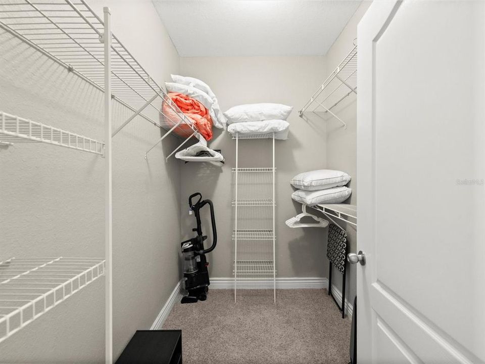 待售: $259,900 (2 贝兹, 2 浴室, 1230 平方英尺)