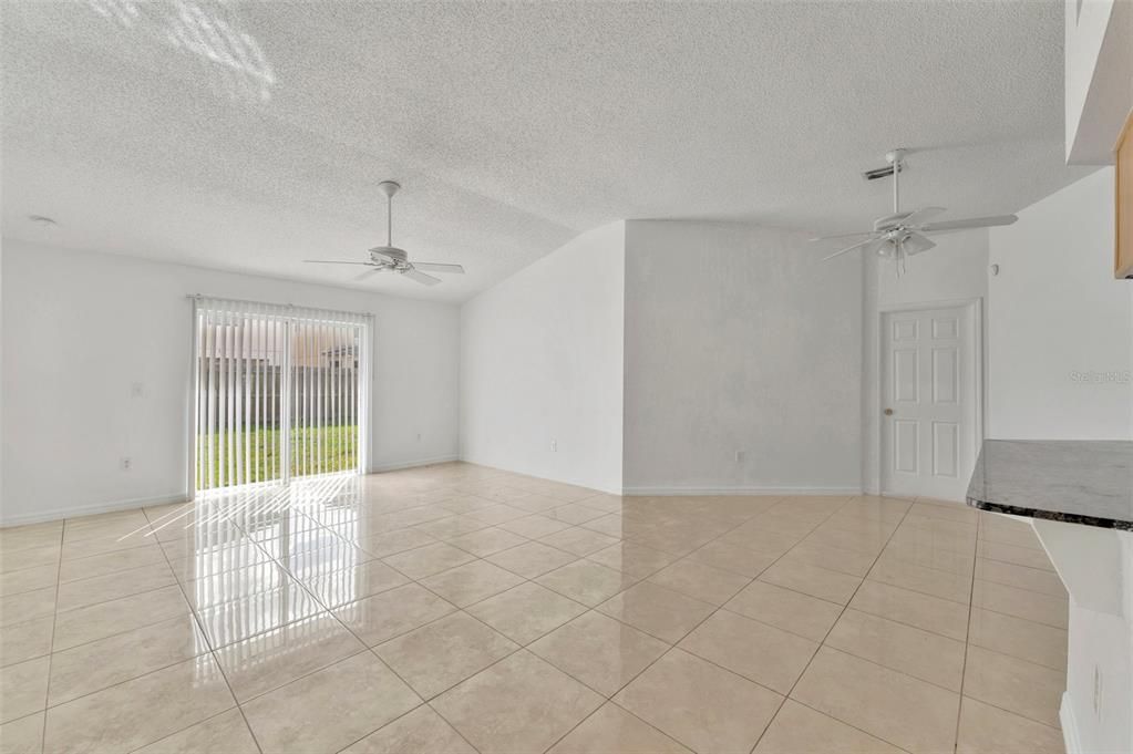 For Rent: $2,400 (4 beds, 2 baths, 1544 Square Feet)