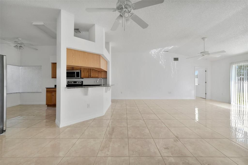 For Rent: $2,400 (4 beds, 2 baths, 1544 Square Feet)