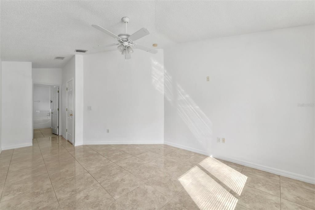 For Rent: $2,400 (4 beds, 2 baths, 1544 Square Feet)