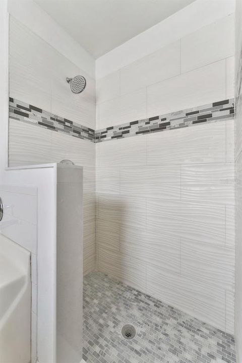 For Rent: $2,400 (4 beds, 2 baths, 1544 Square Feet)