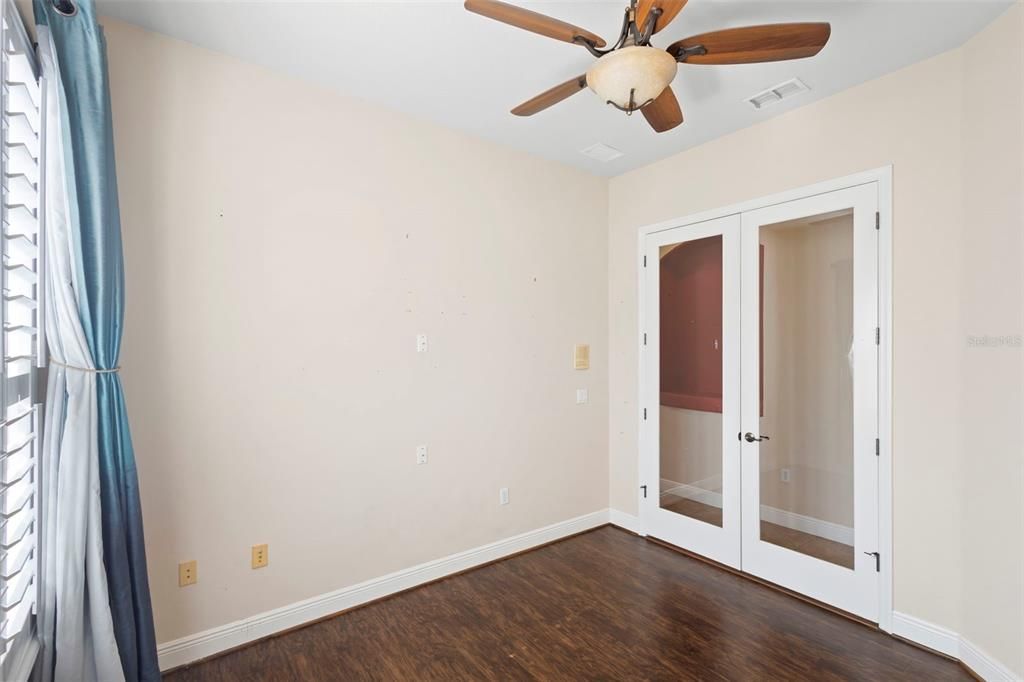 合同活跃: $359,900 (2 贝兹, 2 浴室, 1745 平方英尺)