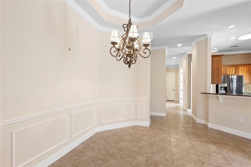 合同活跃: $359,900 (2 贝兹, 2 浴室, 1745 平方英尺)