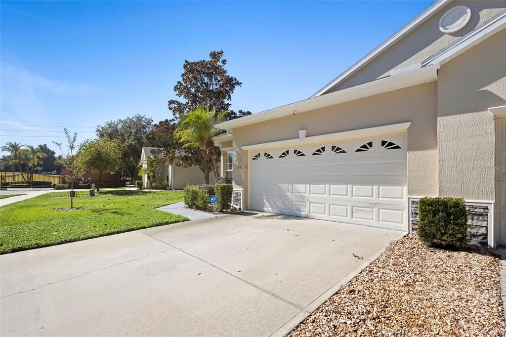 合同活跃: $359,900 (2 贝兹, 2 浴室, 1745 平方英尺)