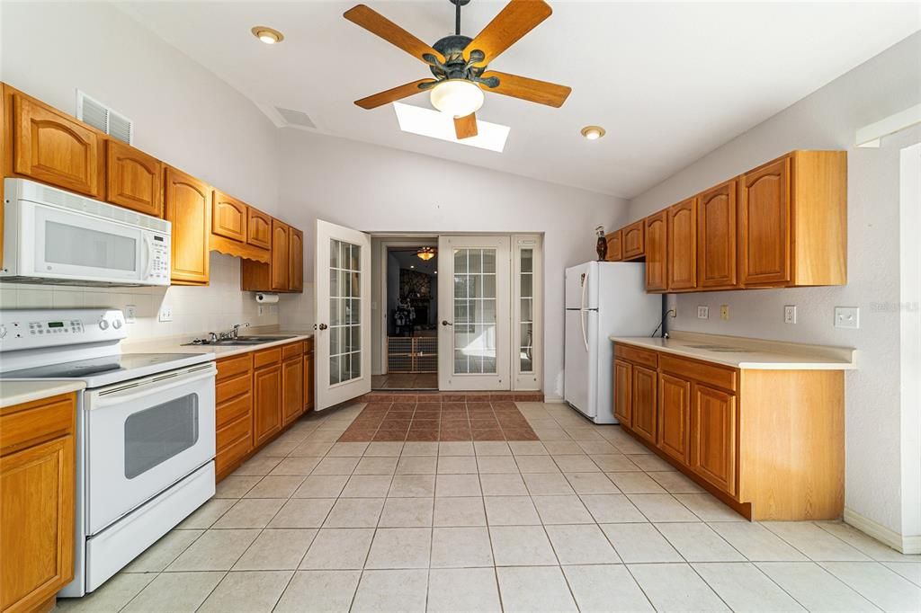 待售: $775,000 (5 贝兹, 3 浴室, 2317 平方英尺)