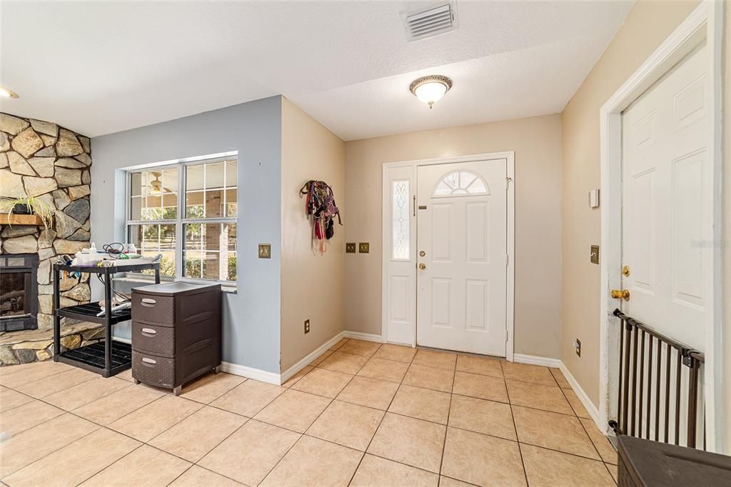 待售: $775,000 (5 贝兹, 3 浴室, 2317 平方英尺)