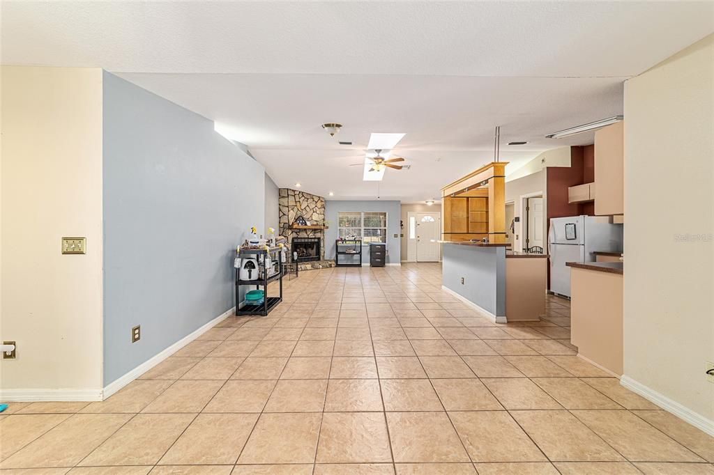 待售: $775,000 (5 贝兹, 3 浴室, 2317 平方英尺)