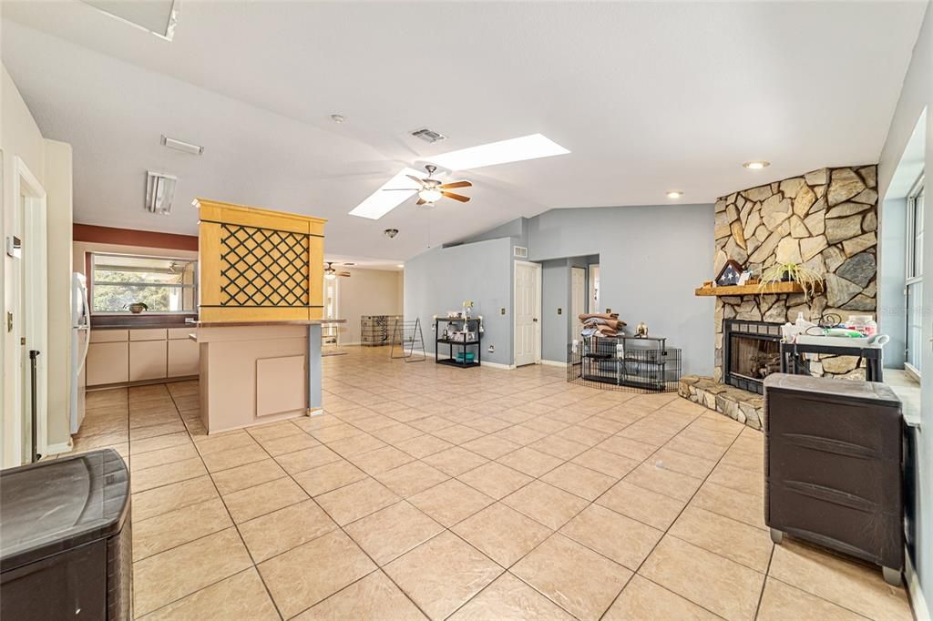 待售: $775,000 (5 贝兹, 3 浴室, 2317 平方英尺)