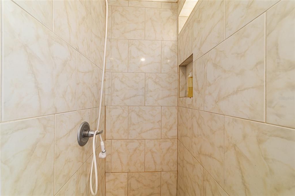 待售: $775,000 (5 贝兹, 3 浴室, 2317 平方英尺)