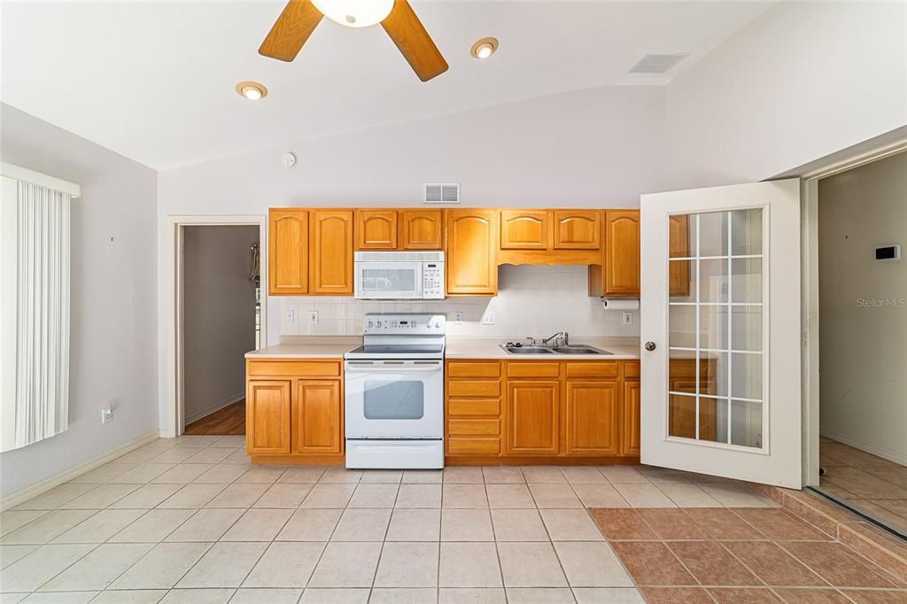 待售: $775,000 (5 贝兹, 3 浴室, 2317 平方英尺)